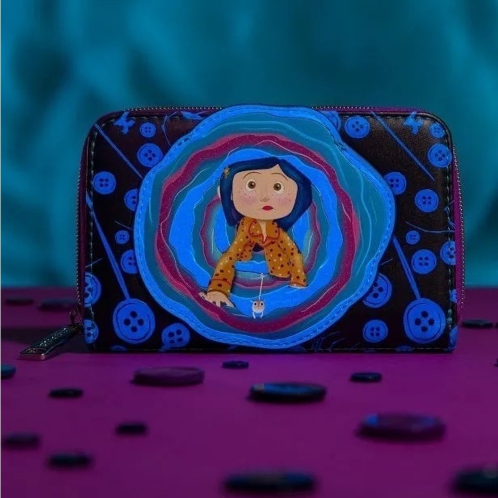 Exclusive Loungefly Coraline Other World Portal GITD Wallet & Keychain - Picture 9 of 12